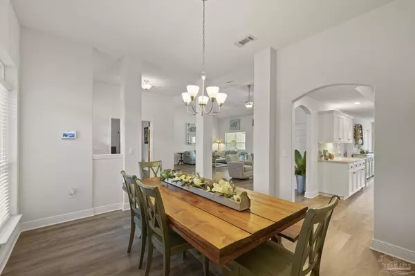 2428 Valley Rd, Navarre, FL 32566