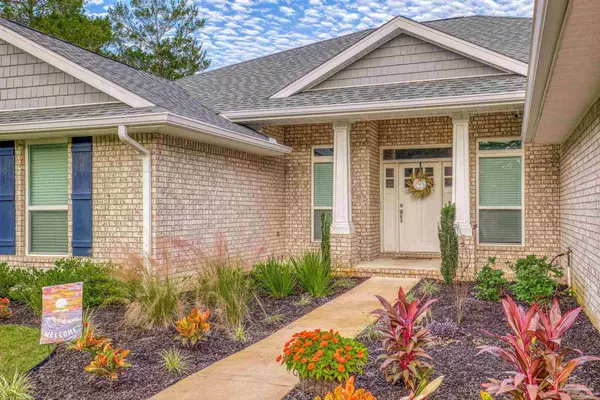 2428 Valley Rd, Navarre, FL 32566