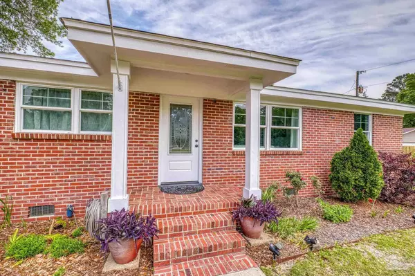 1850 Garcon Point Rd, Milton, FL 32583