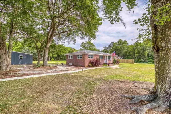 1850 Garcon Point Rd, Milton, FL 32583