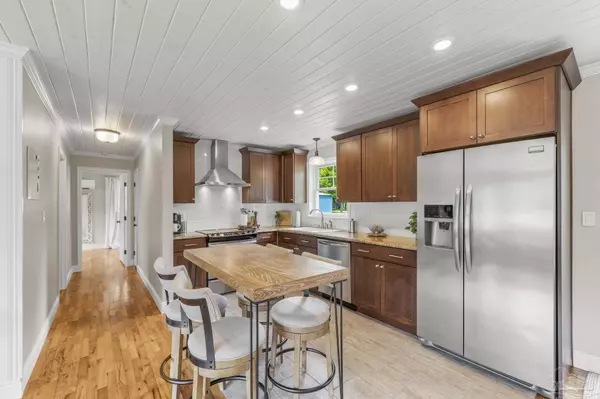 1850 Garcon Point Rd, Milton, FL 32583