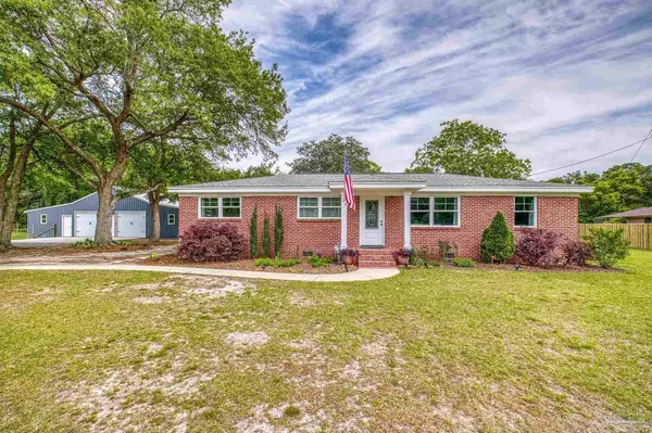 1850 Garcon Point Rd, Milton, FL 32583