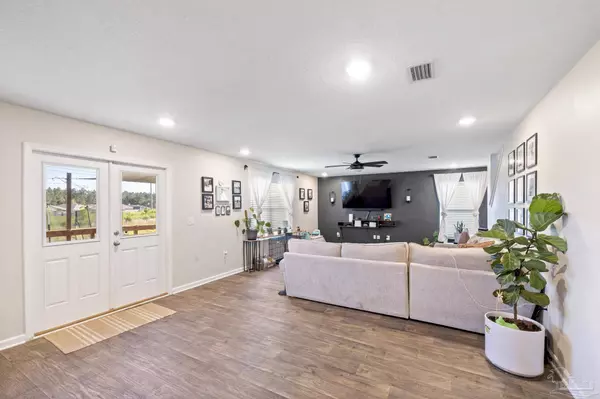 4678 Perception Cir, Milton, FL 32570