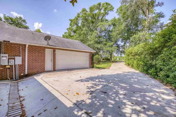 760 Boulder Creek, Pensacola, FL 32514