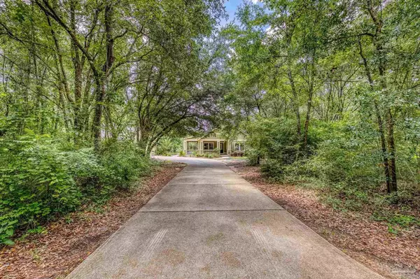 7515 Whiting Acres Ln, Milton, FL 32570