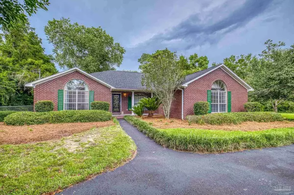 4621 Riley Rd, Milton, FL 32583