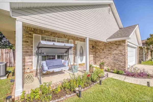 7956 Red Bean Dr, Pensacola, FL 32526