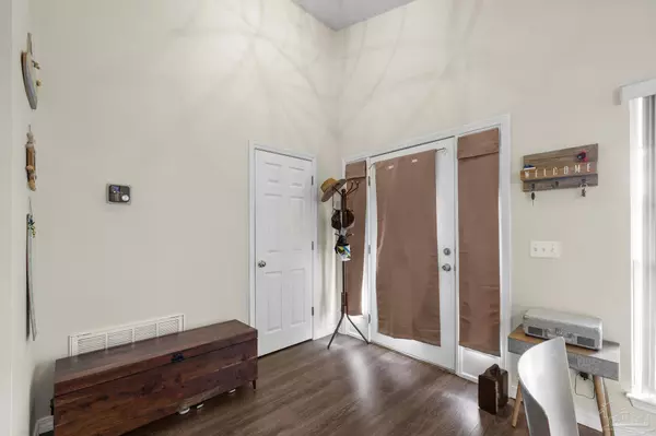 7956 Red Bean Dr, Pensacola, FL 32526