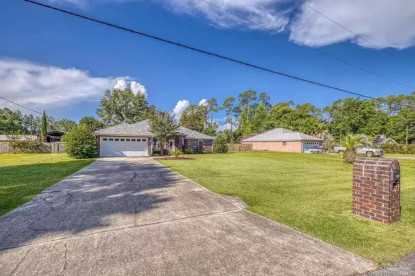 3427 Riverview Dr, Pace, FL 32571