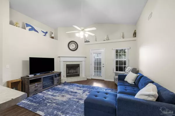 7956 Red Bean Dr, Pensacola, FL 32526