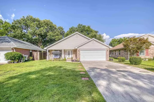 7956 Red Bean Dr, Pensacola, FL 32526