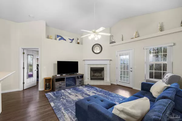 7956 Red Bean Dr, Pensacola, FL 32526