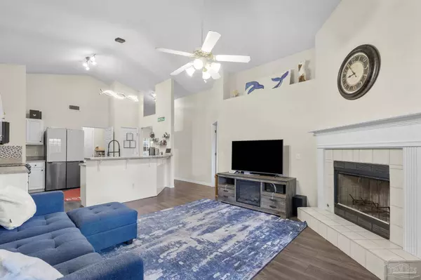 7956 Red Bean Dr, Pensacola, FL 32526