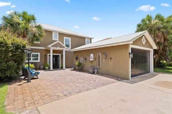 8209 Pompano St, Navarre, FL 32566