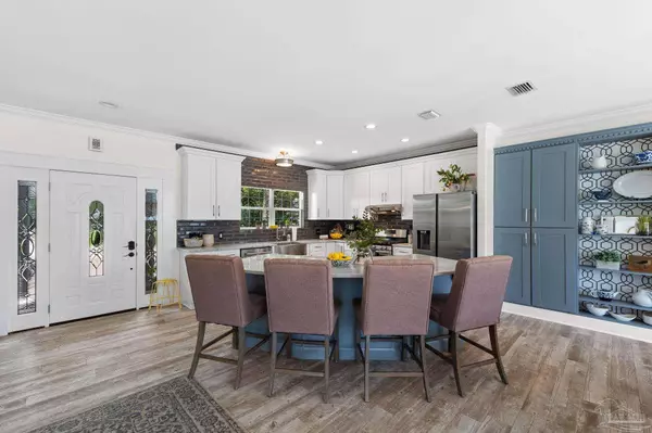 8209 Pompano St, Navarre, FL 32566