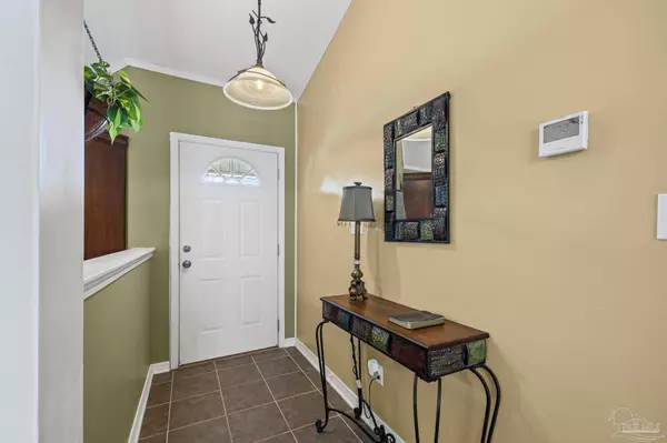 7274 Mossy Oak Dr, Navarre, FL 32566