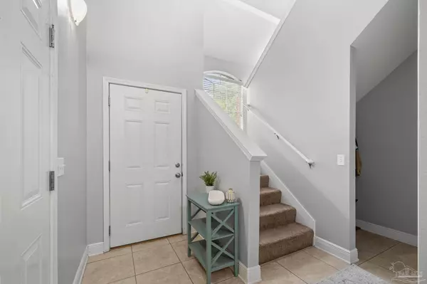 2132 Hadleigh Hills Ct, Navarre, FL 32566