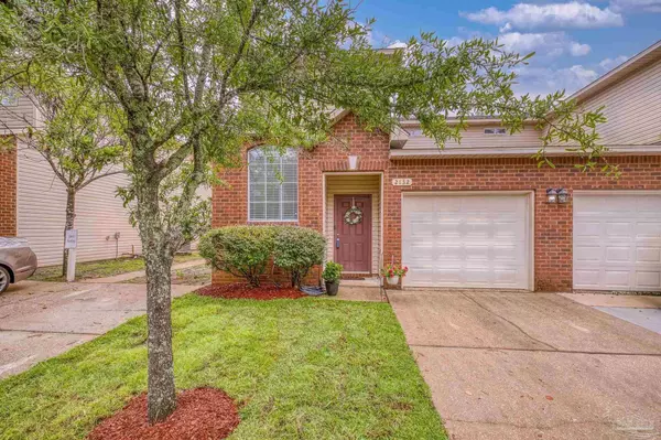 2132 Hadleigh Hills Ct, Navarre, FL 32566