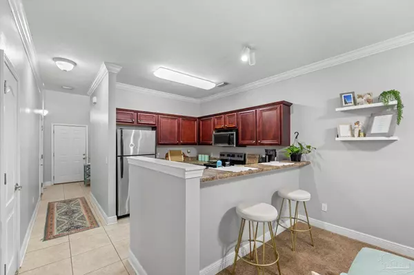 2132 Hadleigh Hills Ct, Navarre, FL 32566