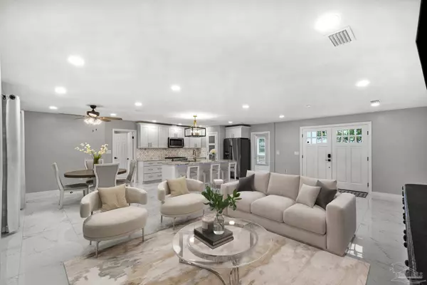 519 Kelly St, Destin, FL 32541