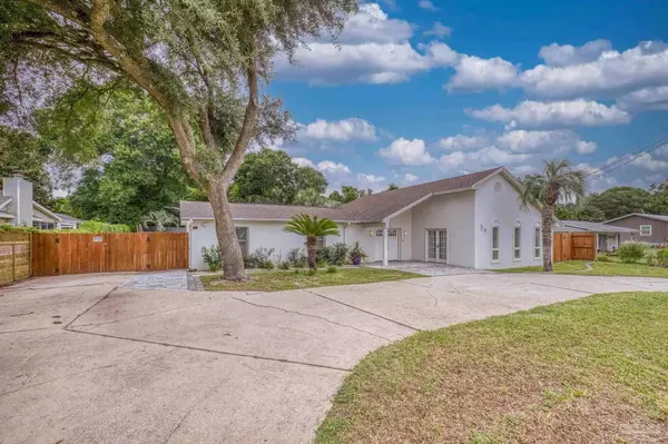 519 Kelly St, Destin, FL 32541