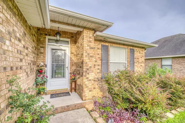 4907 Makenna Circle, Pace, FL 32571