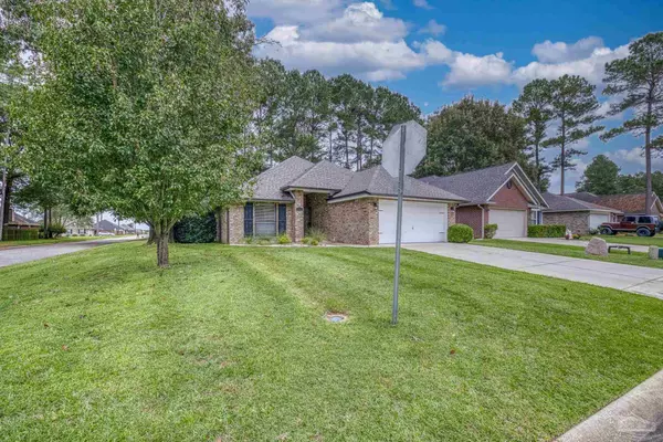 5921 Dunridge Dr, Pace, FL 32571