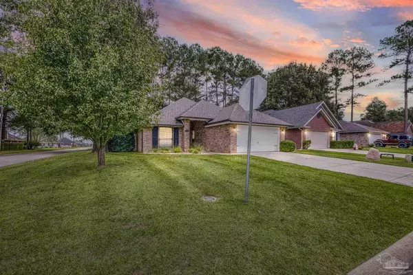 5921 Dunridge Dr, Pace, FL 32571