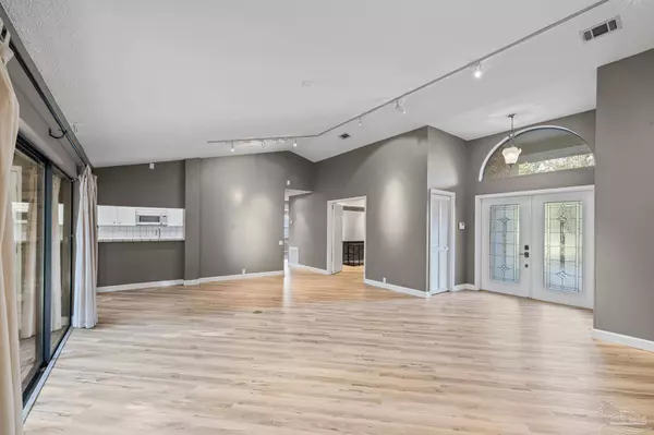 3881 Leesway Cir, Pensacola, FL 32504