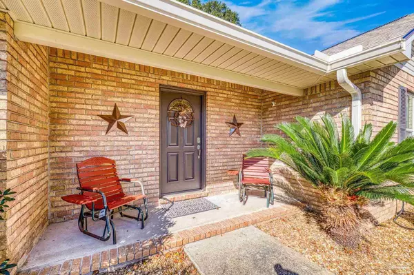 405 Twin Bay Dr, Pensacola, FL 32534