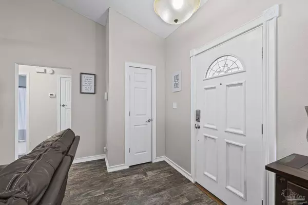 405 Twin Bay Dr, Pensacola, FL 32534