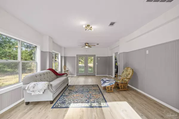 5770 Trout Bayou Cir, Milton, FL 32583