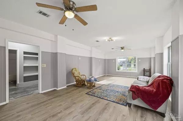 5770 Trout Bayou Cir, Milton, FL 32583