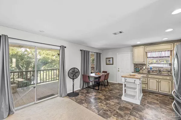 5770 Trout Bayou Cir, Milton, FL 32583