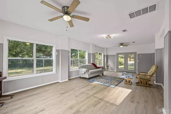 5770 Trout Bayou Cir, Milton, FL 32583