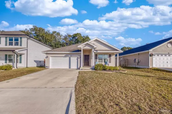 5293 Peach Dr, Pace, FL 32571