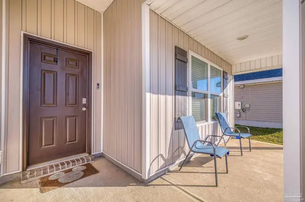 5293 Peach Dr, Pace, FL 32571