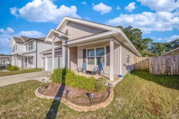 5293 Peach Dr, Pace, FL 32571