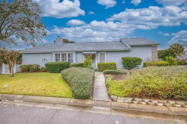 3515 Silvertree Ln, Pensacola, FL 32504