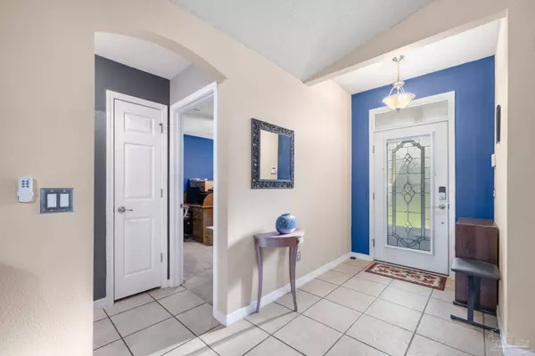 4907 Makenna Cir, Pace, FL 32571