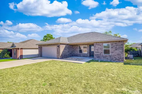 1922 Bright Water Dr, Gulf Breeze, FL 32563