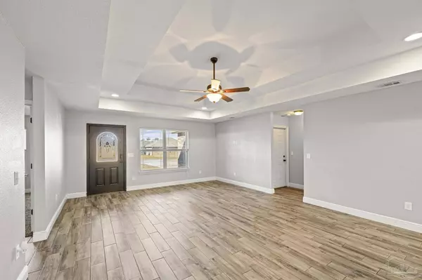 1922 Bright Water Dr, Gulf Breeze, FL 32563