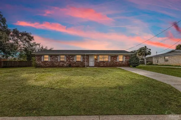 7115 Peninsula Dr, Pensacola, FL 32526