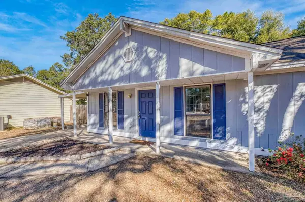 3936 Elmcrest Dr, Pensacola, FL 32504