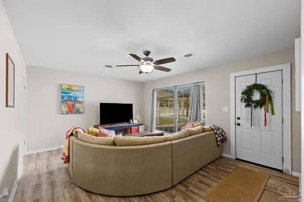 8020 Lawton St, Pensacola, FL 32514