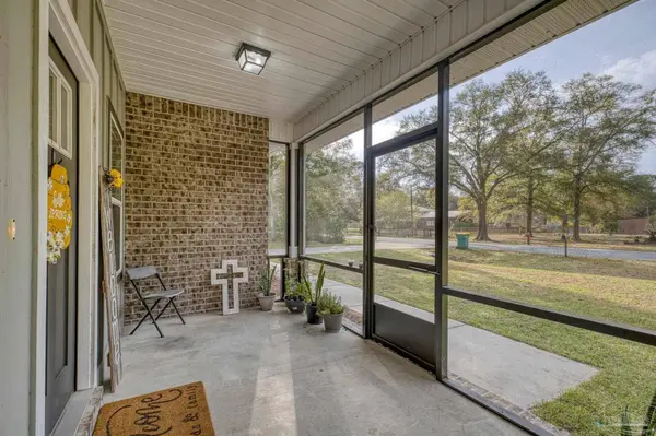 922 E Edney Ave, Crestview, FL 32539