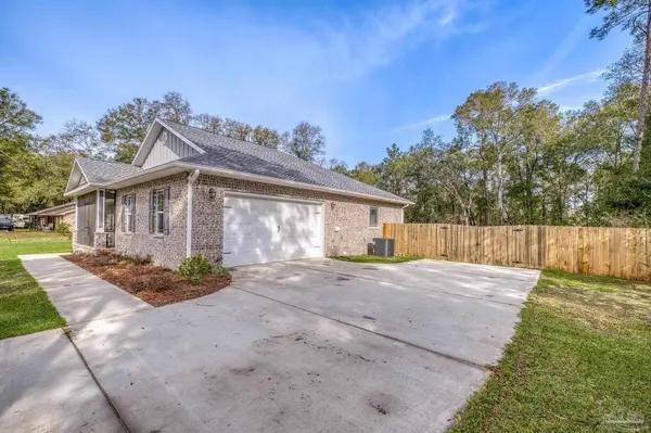 922 E Edney Ave, Crestview, FL 32539