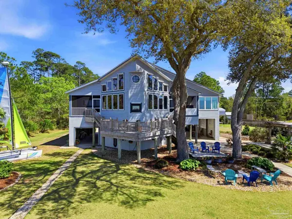 5556 Michael Dr, Milton, FL 32583