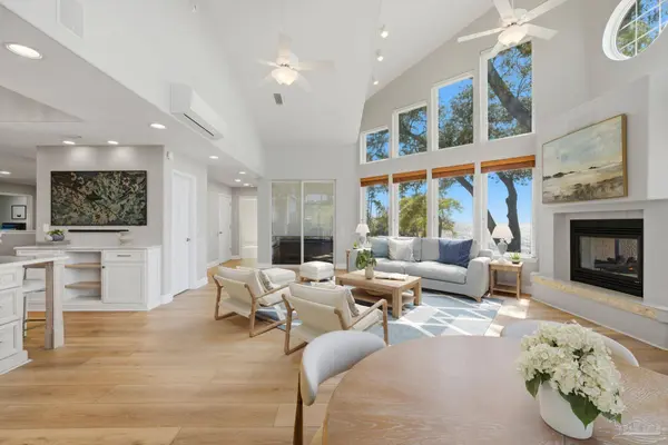 5556 Michael Dr, Milton, FL 32583