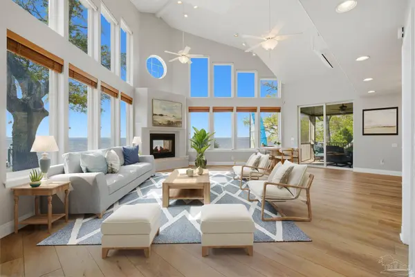 5556 Michael Dr, Milton, FL 32583